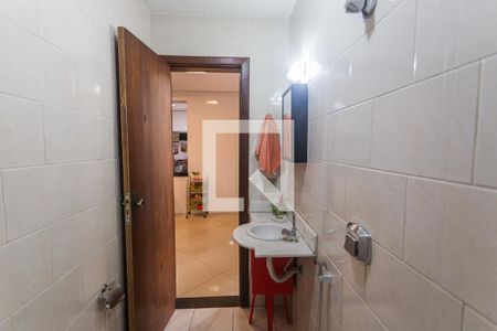 Casa à venda com 315m², 4 quartos e 2 vagas Casa à venda com 315m², 4 quartos e 2 vagasBanheiro Social 1