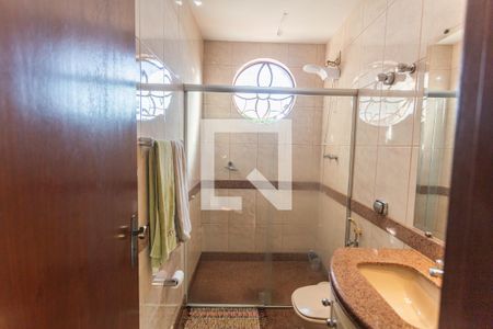 Casa à venda com 315m², 4 quartos e 2 vagas Casa à venda com 315m², 4 quartos e 2 vagasBanheiro Social 2 no 2° Pavimento