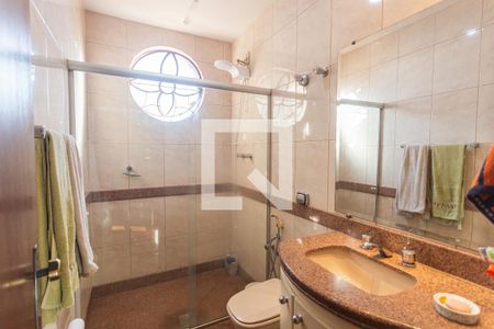 Casa à venda com 315m², 4 quartos e 2 vagas Casa à venda com 315m², 4 quartos e 2 vagasBanheiro Social 2 no 2° Pavimento