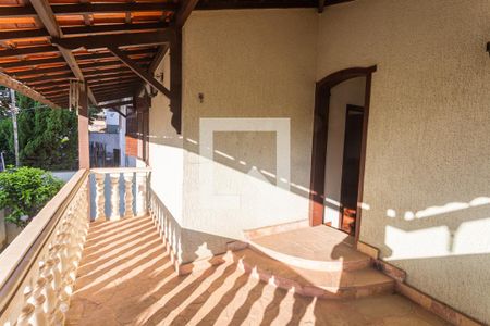 Casa à venda com 315m², 4 quartos e 2 vagas Casa à venda com 315m², 4 quartos e 2 vagasVaranda no 2° Pavimento