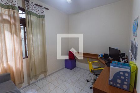 Casa à venda com 315m², 4 quartos e 2 vagas Casa à venda com 315m², 4 quartos e 2 vagasEscritório