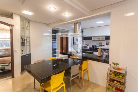 Casa à venda com 315m², 4 quartos e 2 vagas Casa à venda com 315m², 4 quartos e 2 vagasCopa/Cozinha