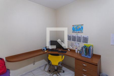 Casa à venda com 315m², 4 quartos e 2 vagas Casa à venda com 315m², 4 quartos e 2 vagasEscritório