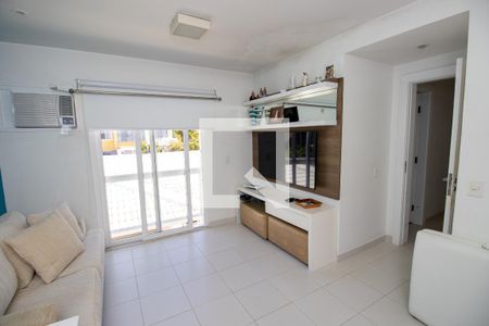 Casa de condomínio à venda com 660m², 4 quartos e 2 vagas Casa de condomínio à venda com 660m², 4 quartos e 2 vagasQuarto 4