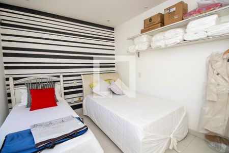 Casa de condomínio à venda com 660m², 4 quartos e 2 vagas Casa de condomínio à venda com 660m², 4 quartos e 2 vagasQuarto 3