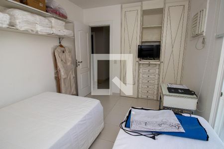 Casa de condomínio à venda com 660m², 4 quartos e 2 vagas Casa de condomínio à venda com 660m², 4 quartos e 2 vagasQuarto 3