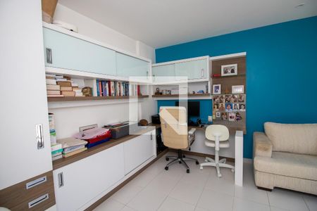 Casa de condomínio à venda com 660m², 4 quartos e 2 vagas Casa de condomínio à venda com 660m², 4 quartos e 2 vagasQuarto 4