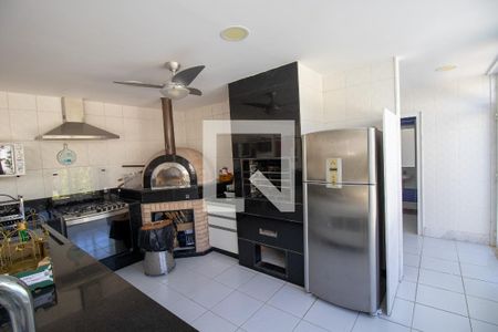 Casa de condomínio à venda com 660m², 4 quartos e 2 vagas Casa de condomínio à venda com 660m², 4 quartos e 2 vagasÁrea gourmet