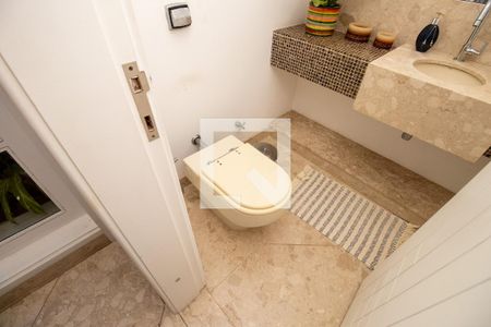 Casa de condomínio à venda com 660m², 4 quartos e 2 vagas Casa de condomínio à venda com 660m², 4 quartos e 2 vagasLavabo