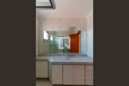 Apartamento à venda com 138m², 3 quartos e 2 vagasBanheiro da Suíte