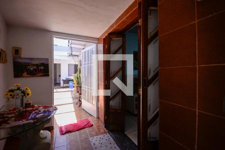 Casa à venda com 198m², 3 quartos e 2 vagas Casa à venda com 198m², 3 quartos e 2 vagasEntrada