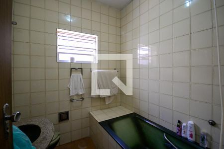 Casa à venda com 198m², 3 quartos e 2 vagas Casa à venda com 198m², 3 quartos e 2 vagasEdicula - Banheiro