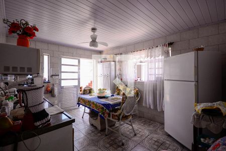 Casa à venda com 198m², 3 quartos e 2 vagas Casa à venda com 198m², 3 quartos e 2 vagasCozinha