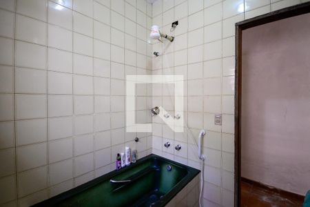 Casa à venda com 198m², 3 quartos e 2 vagas Casa à venda com 198m², 3 quartos e 2 vagasEdicula - Banheiro