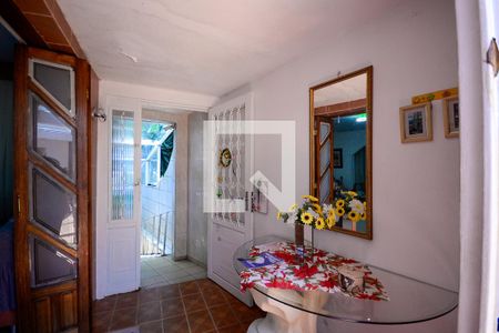 Casa à venda com 198m², 3 quartos e 2 vagas Casa à venda com 198m², 3 quartos e 2 vagasEntrada