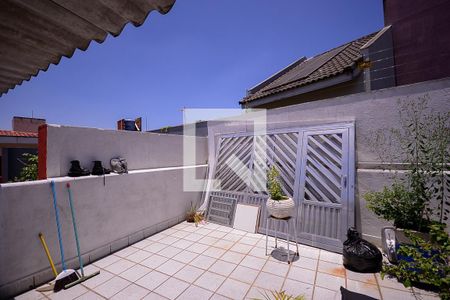 Casa à venda com 198m², 3 quartos e 2 vagas Casa à venda com 198m², 3 quartos e 2 vagasTerraço