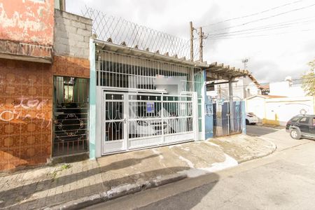 Casa à venda com 135m², 2 quartos e 1 vaga Casa à venda com 135m², 2 quartos e 1 vagaFachada