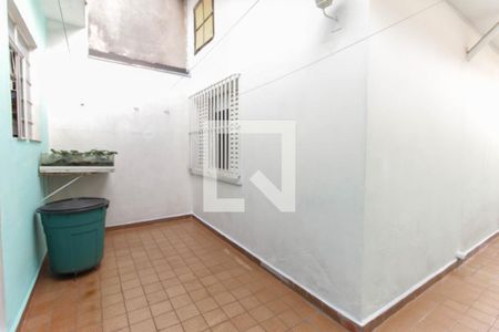 Casa à venda com 135m², 2 quartos e 1 vaga Casa à venda com 135m², 2 quartos e 1 vagaQuintal