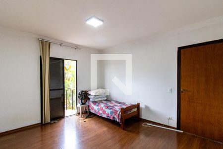 Casa à venda com 261m², 4 quartos e 8 vagas Casa à venda com 261m², 4 quartos e 8 vagasQuarto 3