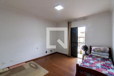 Casa à venda com 261m², 4 quartos e 8 vagas Casa à venda com 261m², 4 quartos e 8 vagasQuarto 3