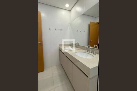 Apartamento à venda com 170m², 3 quartos e 3 vagasBanheiro da Suíte 1