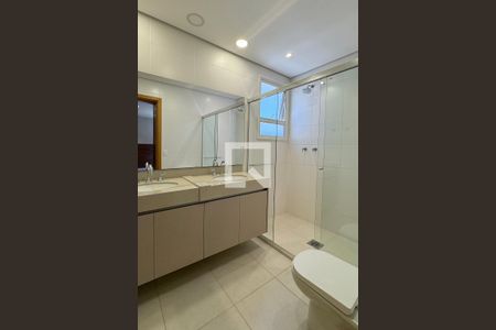 Apartamento à venda com 170m², 3 quartos e 3 vagasBanheiro da Suíte 1