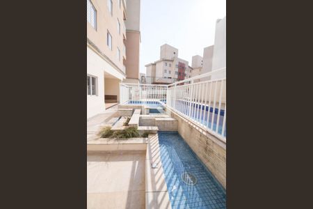 Apartamento à venda com 61m², 3 quartos e 1 vaga Apartamento à venda com 61m², 3 quartos e 1 vagaÁrea comum - Piscina