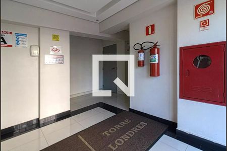 Apartamento à venda com 72m², 3 quartos e 1 vaga Apartamento à venda com 72m², 3 quartos e 1 vagaHall social