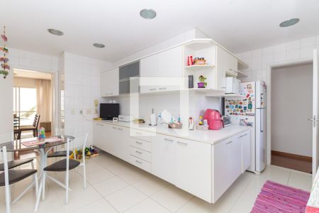 Apartamento à venda com 151m², 3 quartos e 3 vagas Apartamento à venda com 151m², 3 quartos e 3 vagasCozinha