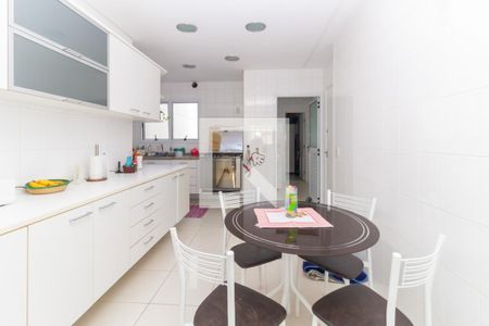 Apartamento à venda com 151m², 3 quartos e 3 vagas Apartamento à venda com 151m², 3 quartos e 3 vagasCozinha