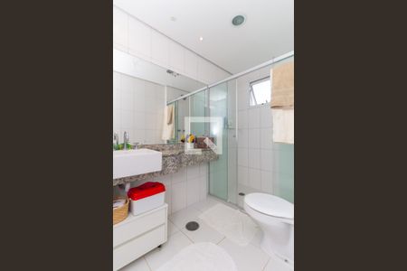 Apartamento à venda com 151m², 3 quartos e 3 vagas Apartamento à venda com 151m², 3 quartos e 3 vagasBanheiro da Suíte 1