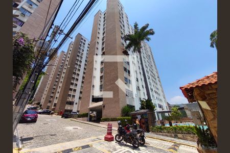 Apartamento à venda com 57m², 3 quartos e 1 vaga Apartamento à venda com 57m², 3 quartos e 1 vagaFachada do bloco