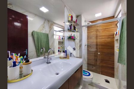Apartamento à venda com 57m², 3 quartos e 1 vaga Apartamento à venda com 57m², 3 quartos e 1 vagaBanheiro Corredor