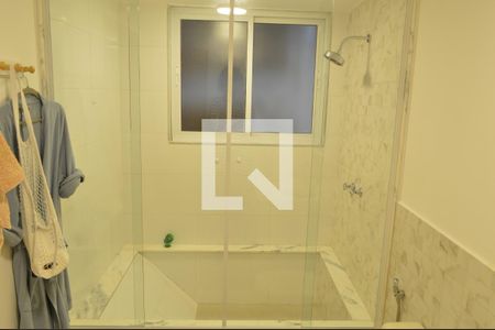 Casa à venda com 318m², 4 quartos e 4 vagasCasa 2