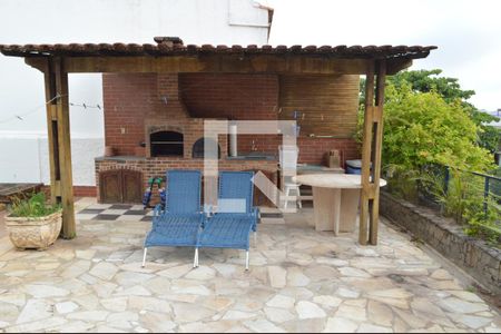 Casa à venda com 318m², 4 quartos e 4 vagasChurrasqueira