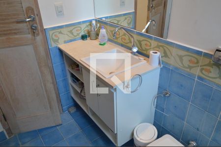 Casa à venda com 318m², 4 quartos e 4 vagasBanheiro da Suíte 2