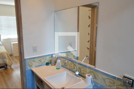 Casa à venda com 318m², 4 quartos e 4 vagasBanheiro da Suíte 2