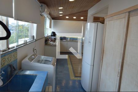 Casa à venda com 318m², 4 quartos e 4 vagasÁrea de Serviço