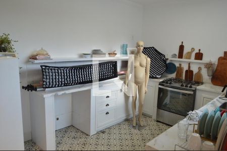 Casa à venda com 318m², 4 quartos e 4 vagasCasa 2