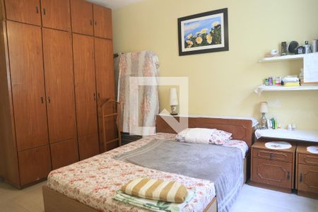 Casa à venda com 140m², 4 quartos e 2 vagasSuíte