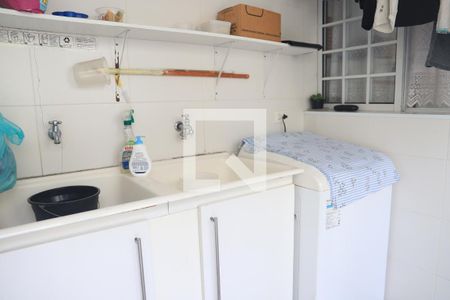 Casa à venda com 140m², 4 quartos e 2 vagasÁrea de Serviço