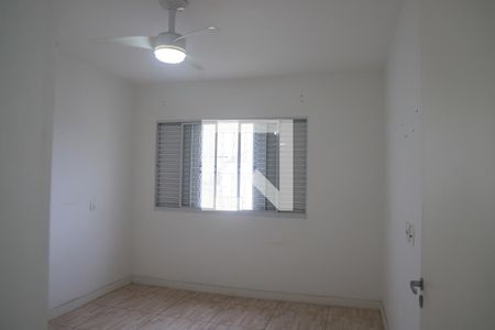 Casa à venda com 140m², 4 quartos e 2 vagasQuarto 2 Edícula