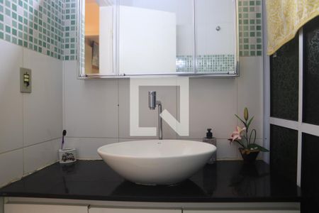 Casa à venda com 140m², 4 quartos e 2 vagasBanheiro Social