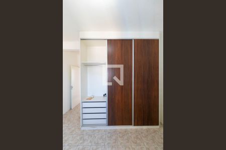 Apartamento para alugar com 110m², 3 quartos e sem vaga Apartamento para alugar com 110m², 3 quartos e sem vagaQuarto 03 - Armário