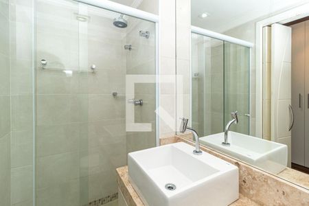 Apartamento à venda com 80m², 2 quartos e 2 vagasBanheiro da Suíte