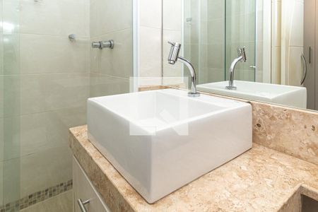 Apartamento à venda com 80m², 2 quartos e 2 vagasBanheiro da Suíte