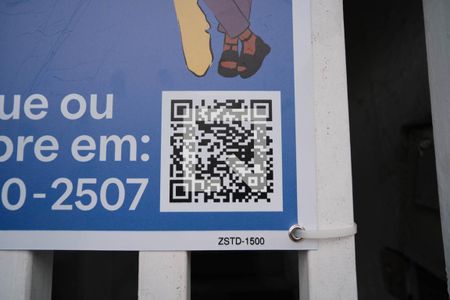 Casa à venda com 180m², 1 quarto e 1 vaga Casa à venda com 180m², 1 quarto e 1 vagaFachada