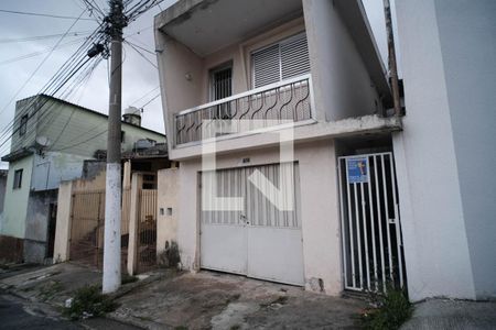 Casa à venda com 180m², 1 quarto e 1 vaga Casa à venda com 180m², 1 quarto e 1 vagaFachada