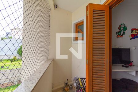 Casa à venda com 180m², 3 quartos e 2 vagas Casa à venda com 180m², 3 quartos e 2 vagasSacada do Quarto 1
