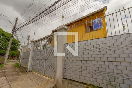 Casa à venda com 180m², 3 quartos e 2 vagas Casa à venda com 180m², 3 quartos e 2 vagasPlaquinha instalada no imóvel